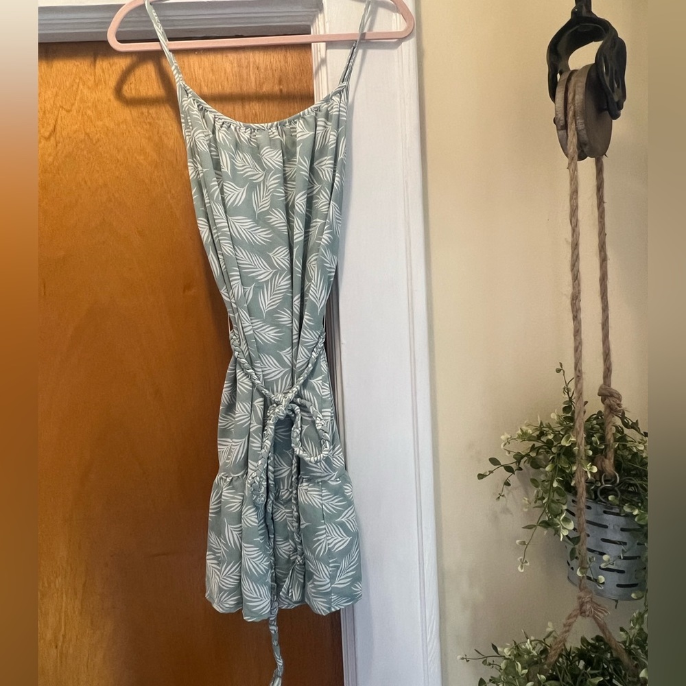 Sage green leaf Vacation dress with braided belt size medium